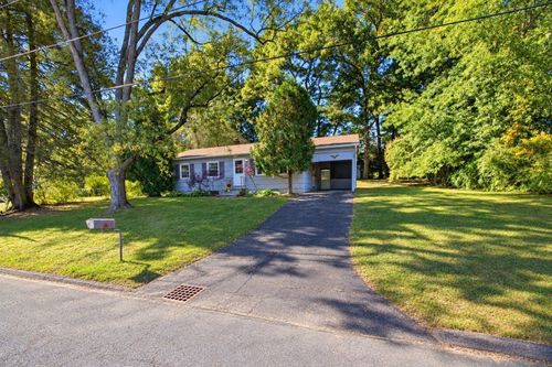 20 Deerfield Dr, Northampton, MA, 01027 | Card Image