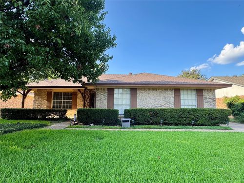 1113 Janell Dr, Irving, TX, 75062-6926 | Card Image