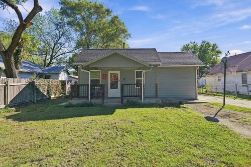 218 N Poplar St, Douglass, KS, 67039-8609 | Card Image