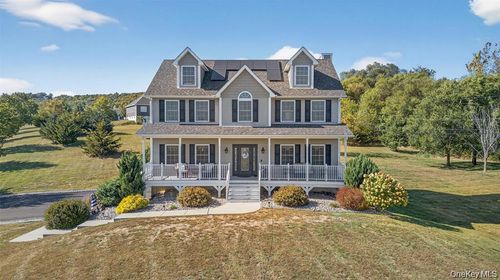 2 Harcourt Cosman Dr, Newburgh, NY, 12550-8018 | Card Image