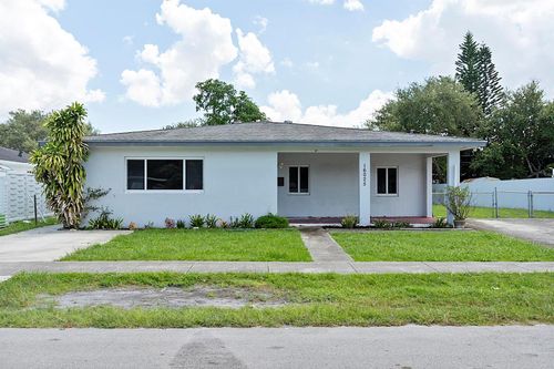 16025 Nw 20th Ave, Miami Gardens, FL, 33054-2033 | Card Image