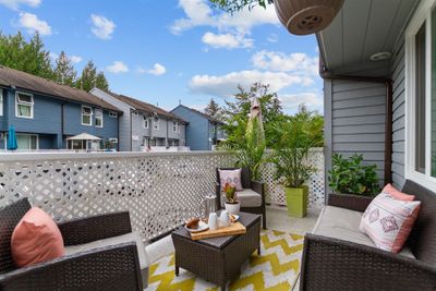 513 Carlsen Pl, Townhouse with 3 bedrooms, 2 bathrooms and 2 parking in Port Moody BC | Image 2