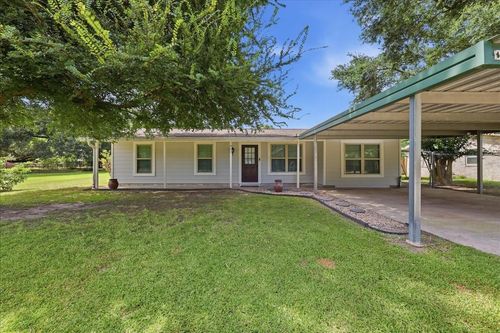 407 W Cypress Ave, Winnie, TX, 77665-9371 | Card Image