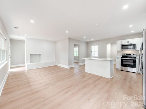 2025 Birchcrest Dr, Charlotte, NC, 28205-4913 | Card Image