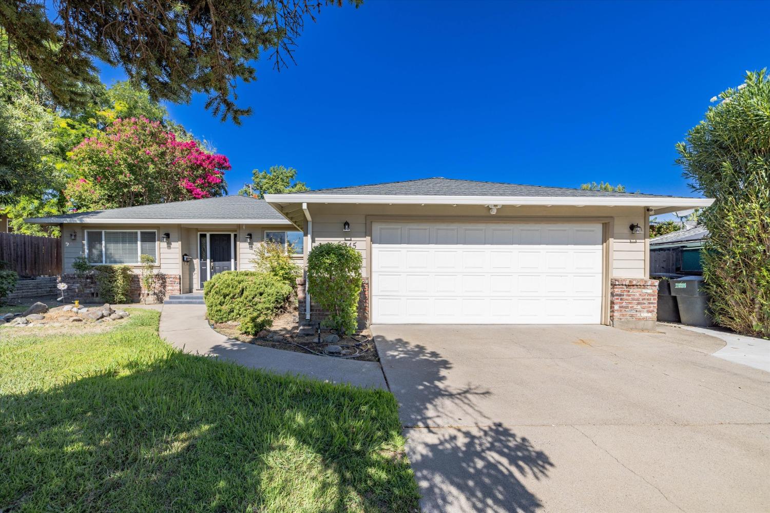 Denver Dr, Carmichael, CA 95608