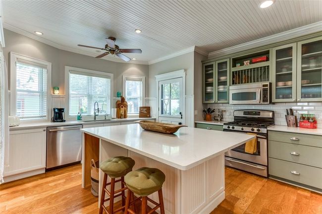2113 Brooklyn St, House other with 3 bedrooms, 4 bathrooms and null parking in Austin TX | Image 4