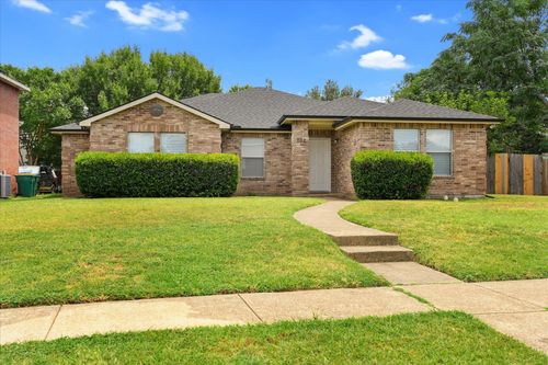 702 Lowe Dr, Cedar Hill, TX, 75104-9140 | Card Image