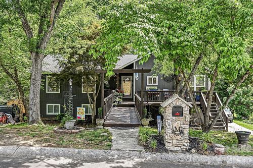 10319 Camelback Cir, Charlotte, NC, 28226-4524 | Card Image