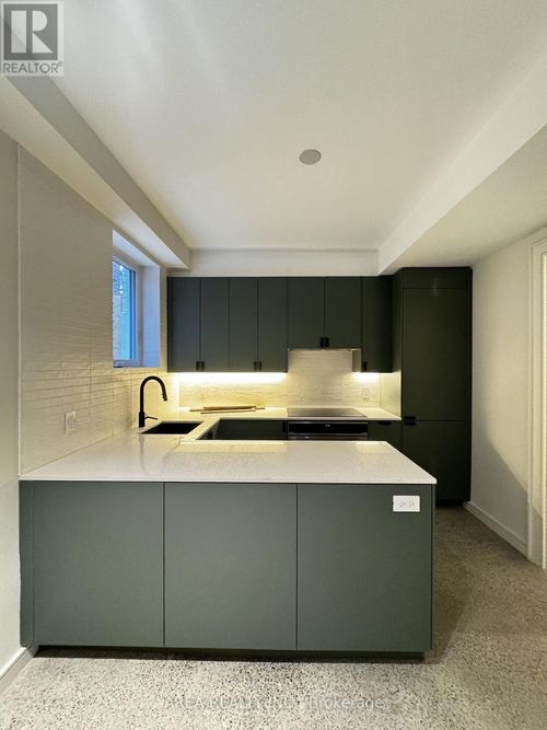 63 Shannon St, Toronto, ON, M6J2E6 | Card Image