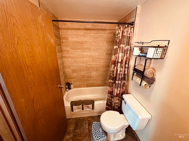 245 3 Rd St W, House other with 3 bedrooms, 2 bathrooms and 4 parking in Huntington OR | Image 12