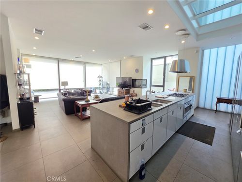 9 Temple Ave, Long Beach, CA, 90803-2530 | Card Image