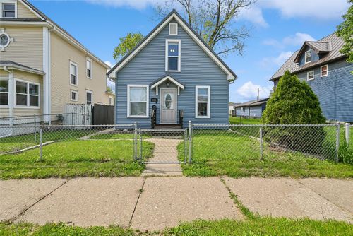 523 6th Ave Sw, Cedar Rapids, IA, 52404-5816 | Card Image