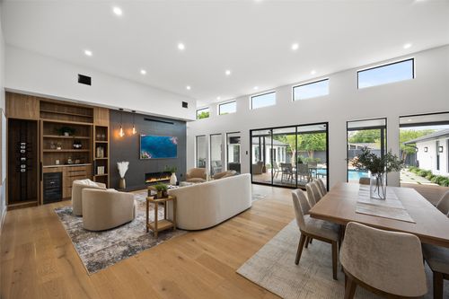 4624 Willow Ln, Dallas, TX, 75244-7601 | Card Image