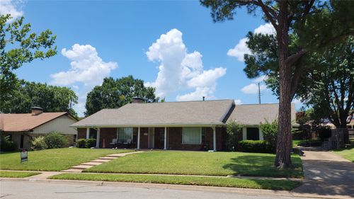 1601 Yarborough Dr, Sherman, TX, 75092-5544 | Card Image