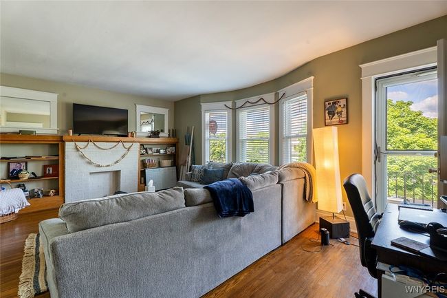 Living Room in Upper Unit | Image 22
