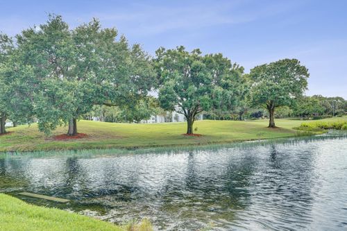 101-9460 Poinciana Pl, Davie, FL, 33324-4879 | Card Image
