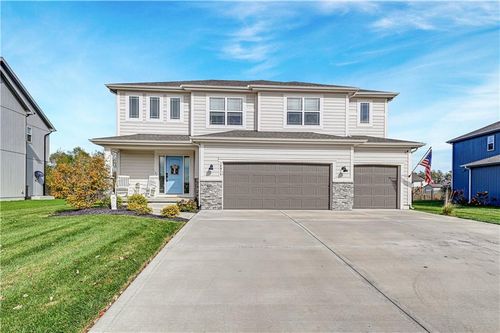 18914 189th St, Spring Hill, KS, 66083-4592 | Card Image