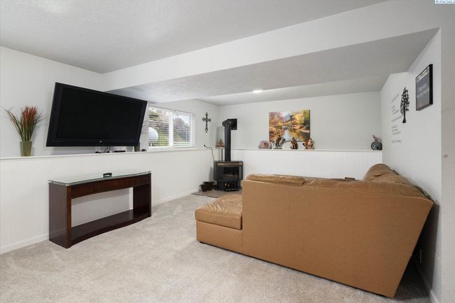 73805 N Demoss Rd, Home with 3 bedrooms, 3 bathrooms and null parking in Benton City WA | Image 36