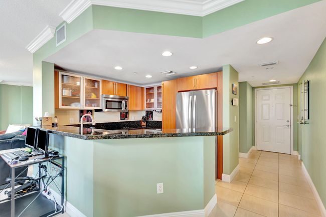 APT-510 - 610 Clematis St, Condo with 2 bedrooms, 2 bathrooms and null parking in West Palm Beach FL | Image 8