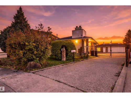 3224 89 St Nw, Edmonton, AB, T6K2Z4 | Card Image