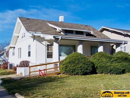 1103 E St, Fairbury, NE, 68352-1521 | Card Image