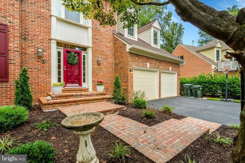 11181 Longwood Grove Dr, RESTON, VA, 20194-1312 | Card Image