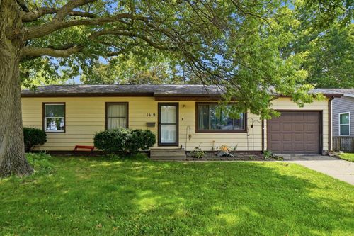 1619 Wakonda Dr, Waterloo, IA, 50703-1351 | Card Image