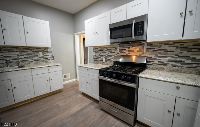 Residential Lease in Newark City 4