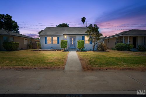 2615 Truxtun Ave, Bakersfield, CA, 93301-3303 | Card Image