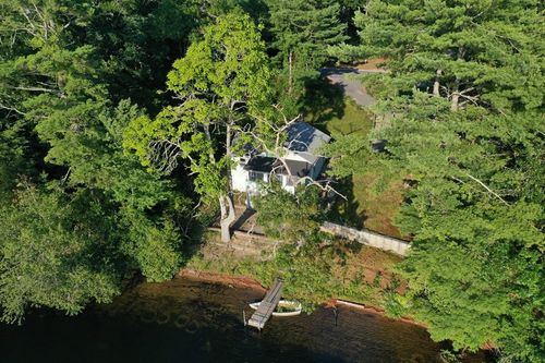 8 Plymouth Ave, East Wareham, MA, 02538-1127 | Card Image