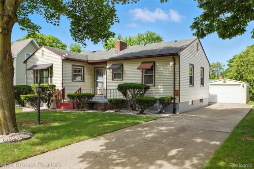 533 N Center St, Sebewaing, MI, 48759-1013 | Card Image