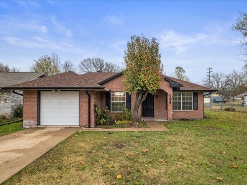 104 S Poplar St, Leonard, TX, 75452-2917 | Card Image