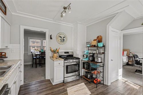 921 E Manor Rd, Independence, MO, 64055-1730 | Card Image