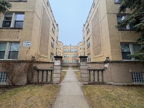 3-b-2216 W Thome Avenue, Chicago, IL, 60659 | Card Image