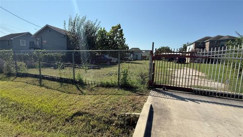 2608 Bostic St, Houston, TX, 77093-7519 | Card Image