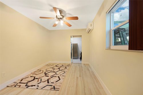 8453 Southampton Dr, Miramar, FL, 33025-2830 | Card Image