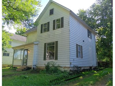 624 S Benton Avenue, House other with 5 bedrooms, 2 bathrooms and 1 parking in Freeport IL | Image 1