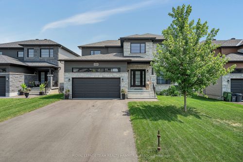 332 Moonlight Dr, Russell, ON, K4R0L1 | Card Image
