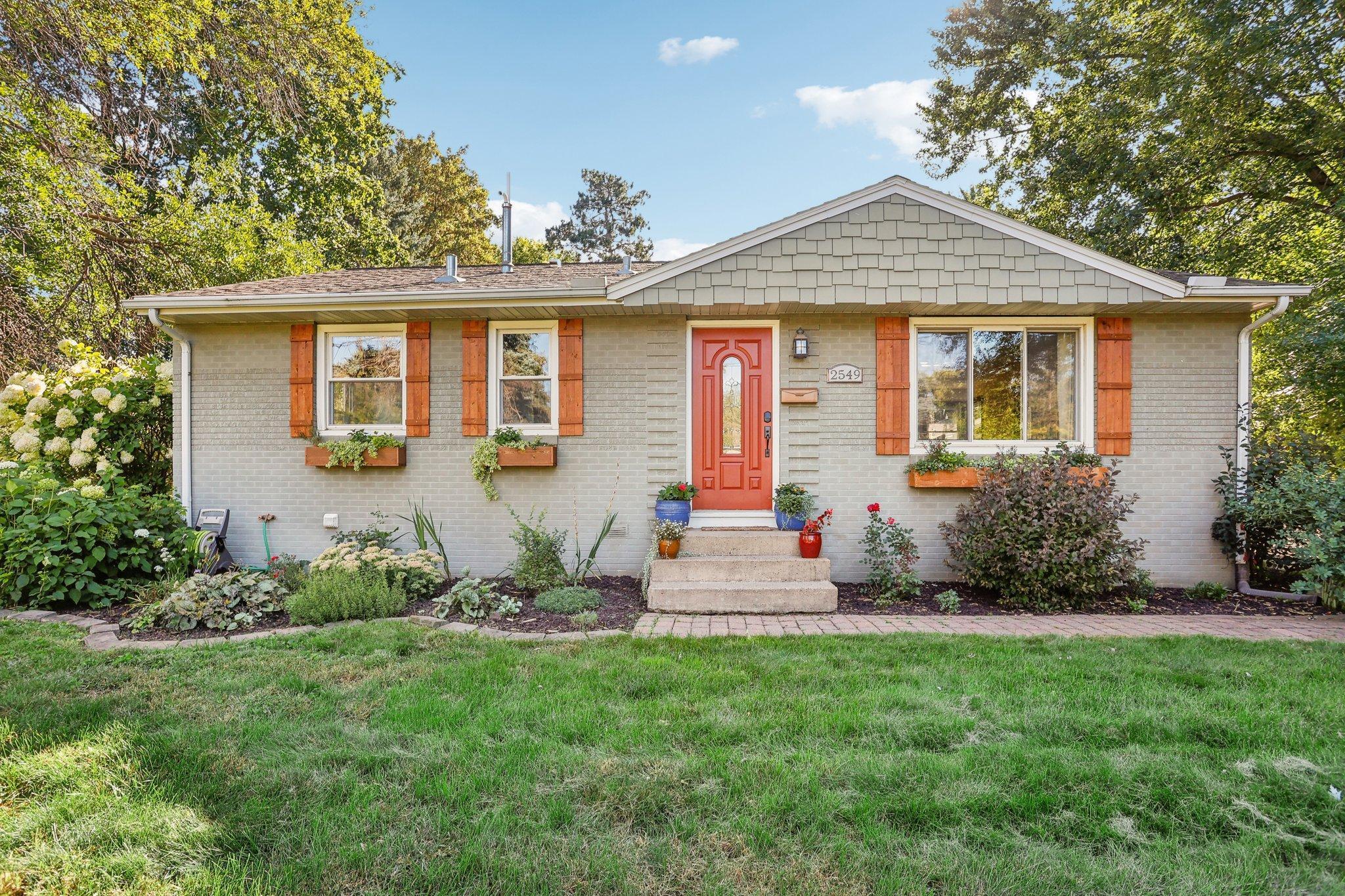 Cedar Crown Dr, Hopkins, MN 55305