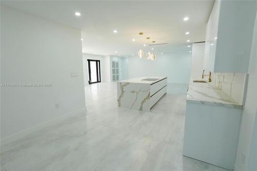 15710 Sw 87th Ct, Palmetto Bay, FL, 33157-2011 | Card Image