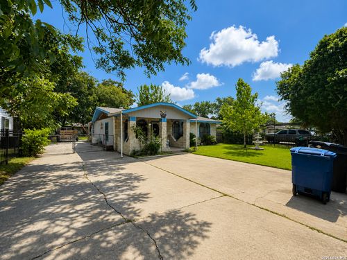 135 Croesus Ave, San Antonio, TX, 78213-4416 | Card Image