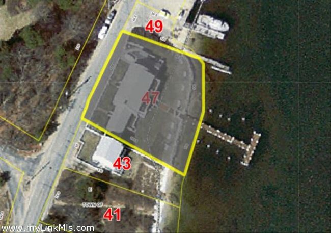 UNIT-1 - 47 E Chop Dr, Condo with 1 bedrooms, 1 bathrooms and null parking in Oak Bluffs MA | Image 12