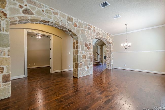 27038 Sable Run, House other with 5 bedrooms, 4 bathrooms and null parking in Boerne TX | Image 7