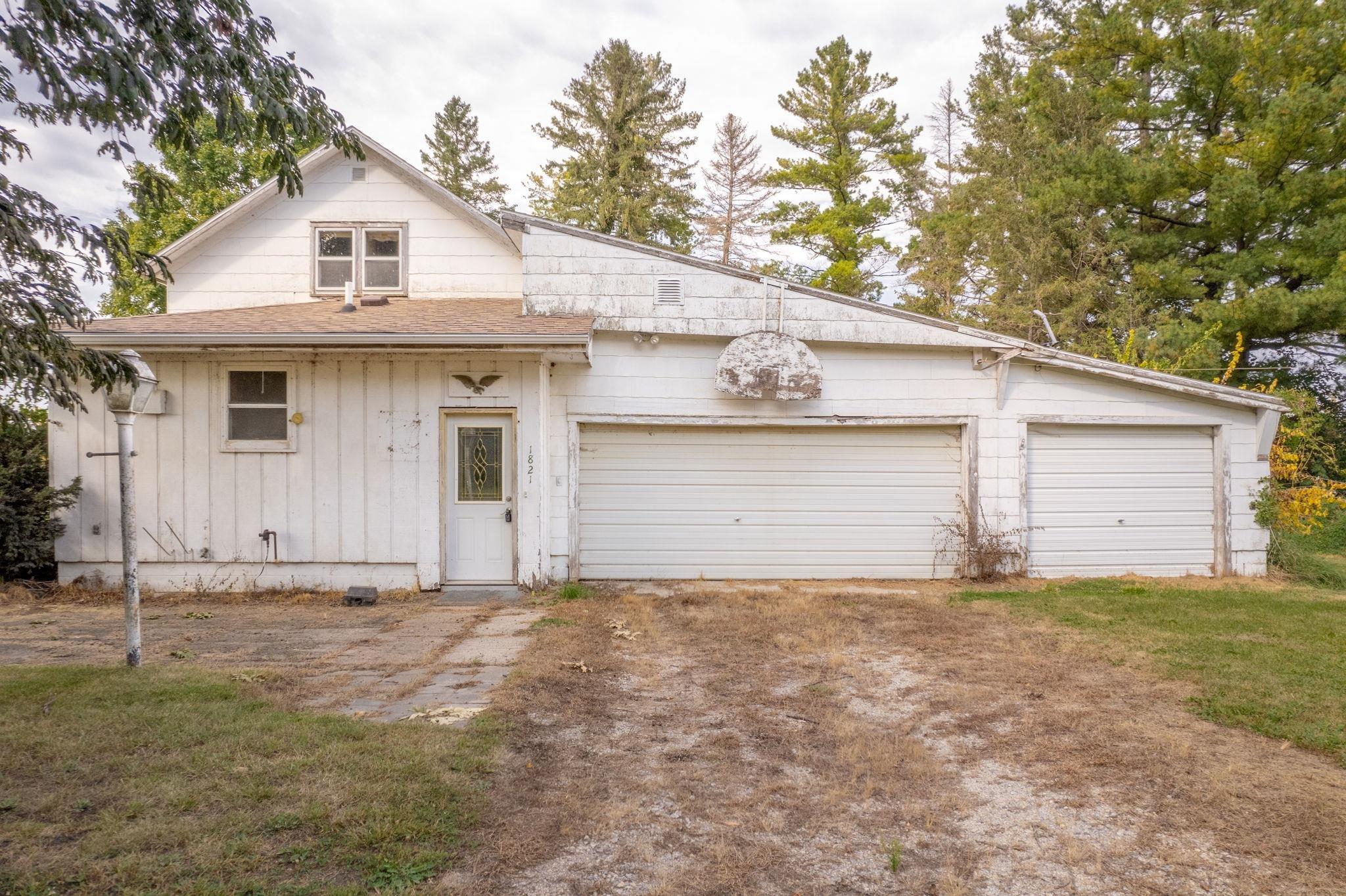 Bishop Ave, Waverly, IA 50677
