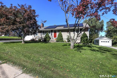 526 Westfield St, Middletown, CT, 06457-1935 | Card Image