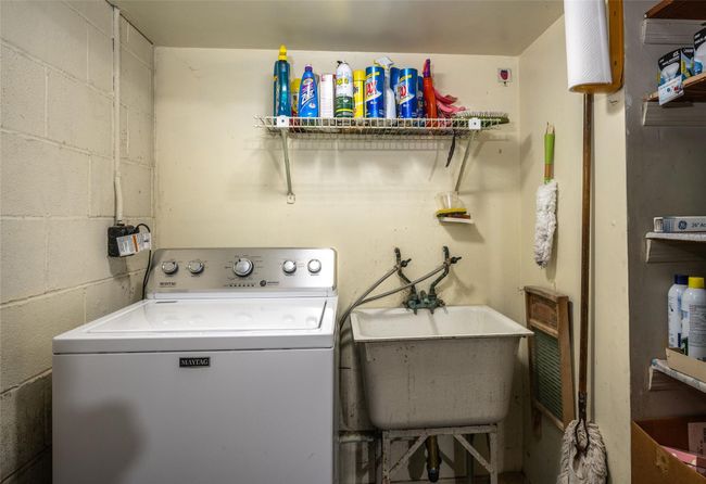 Washing machine & sink | Image 12