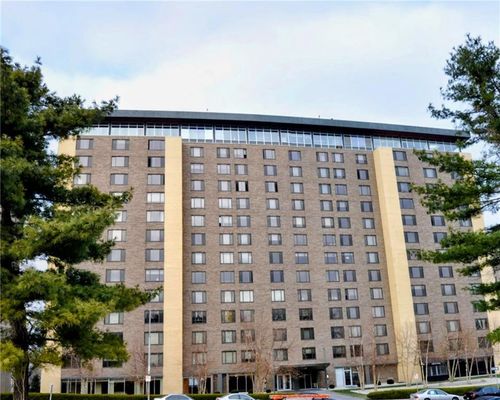 apt-5d-600 E 8th St, Kansas City, MO, 64106-1619 | Card Image