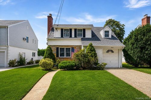 1860 Rockville Dr, North Baldwin, NY, 11510-2213 | Card Image