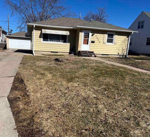 1414 Maxine Ave, Waterloo, IA, 50701-1834 | Card Image