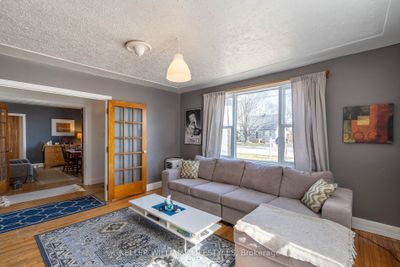 423 Paterson Ave, Home with 6 bedrooms, 4 bathrooms and 7 parking in London ON | Image 2